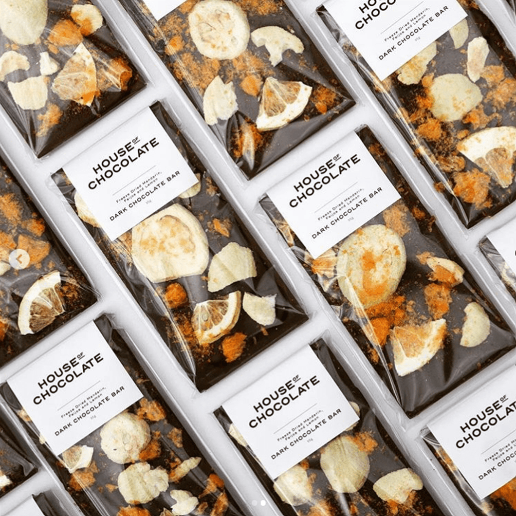 FREEZE DRIED MANDARIN FEIJOA & LEMON DARK CHOCOLATE BAR