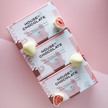 Load image into Gallery viewer, WHITE CHOCOLATE FREEZE DRIED STRAWBERRIES 100G
