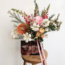 Load image into Gallery viewer, Flowers &amp; Facial
